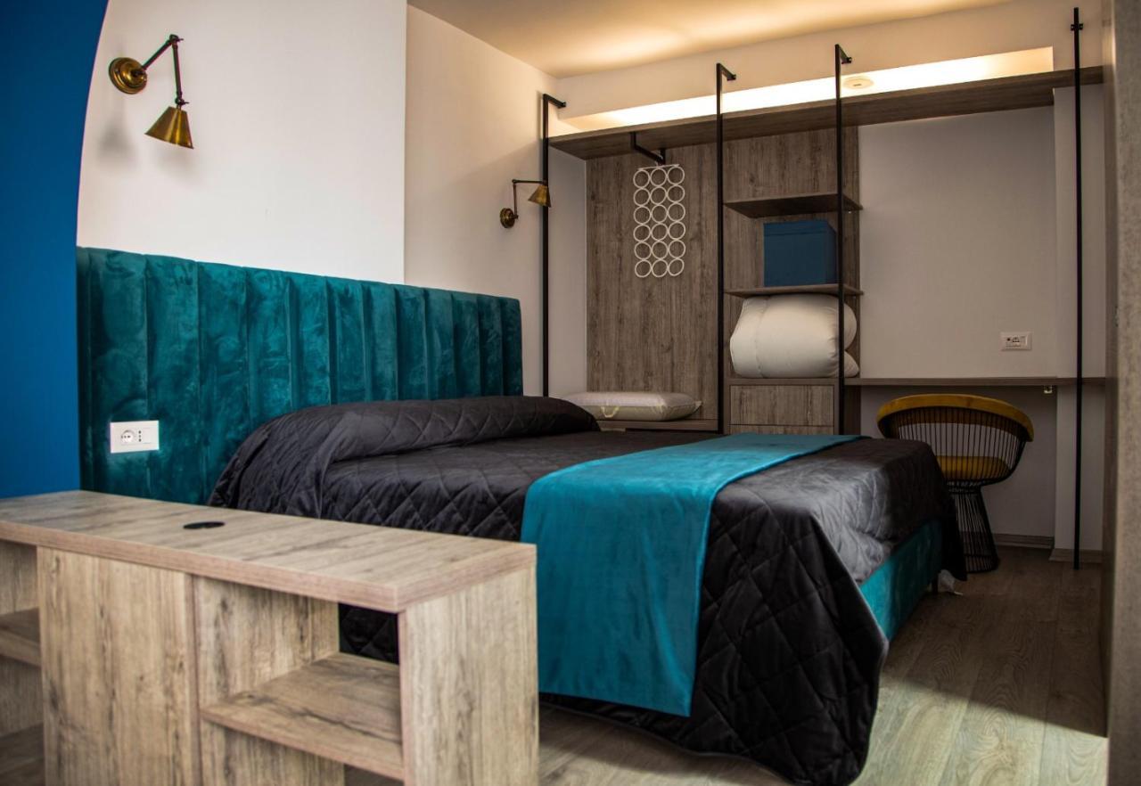 Lucas Central Premium Studios Tirana Eksteriør billede